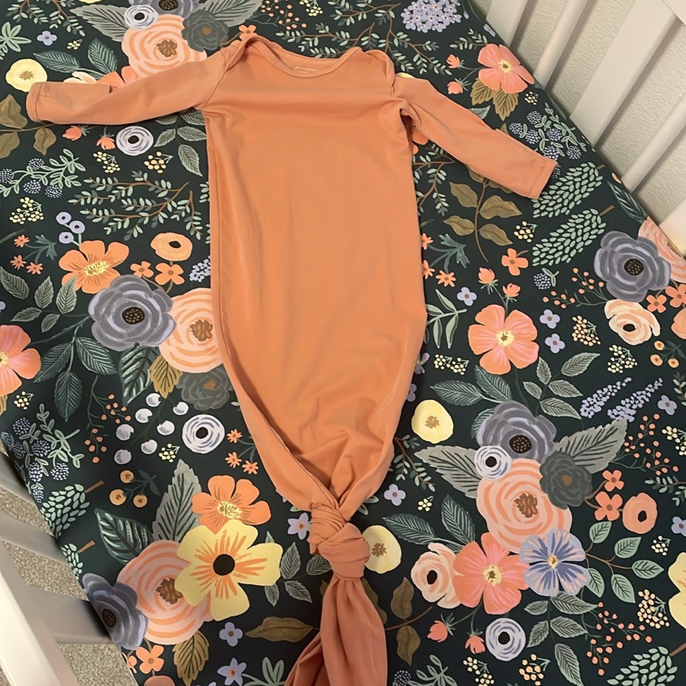 Marlowe & Co Knotted Baby Gown 3-6months